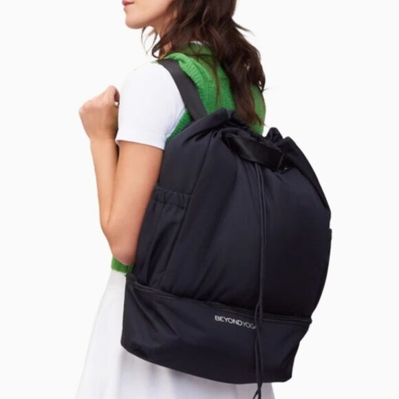 $80 NEW BEYOND YOGA CONVERTIBLE BLACK GYM TOTE BAG / BACKPACK TRAVEL NWT - Picture 1 of 1